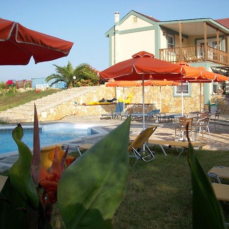 Zest @ XI Beach Lixouri Exterior photo