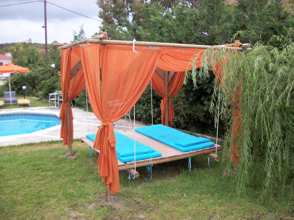 Zest @ XI Beach Lixouri Exterior photo